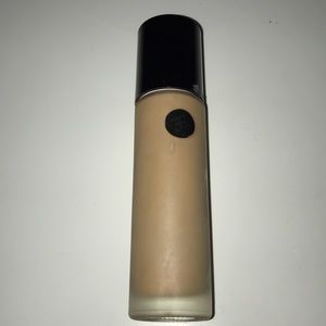 💥 LAST CHANCE 💥 BECCA FOUNDATION- LIGHT